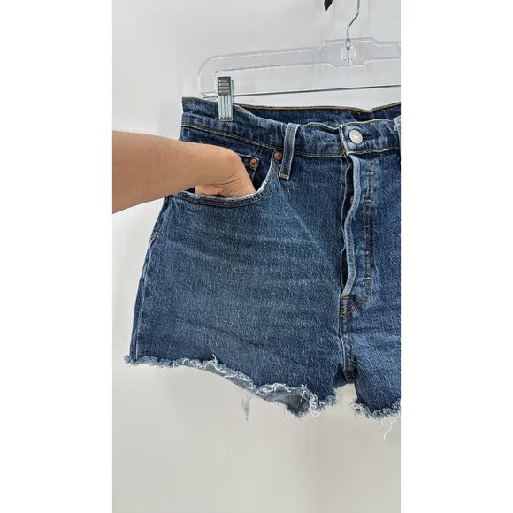 Levi’s 501 Dark wash Denim cutoff buttonfly Shorts size 32 festival summer - Picture 4 of 6